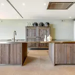 Luxury Villa Pal With 5 Bedrooms
