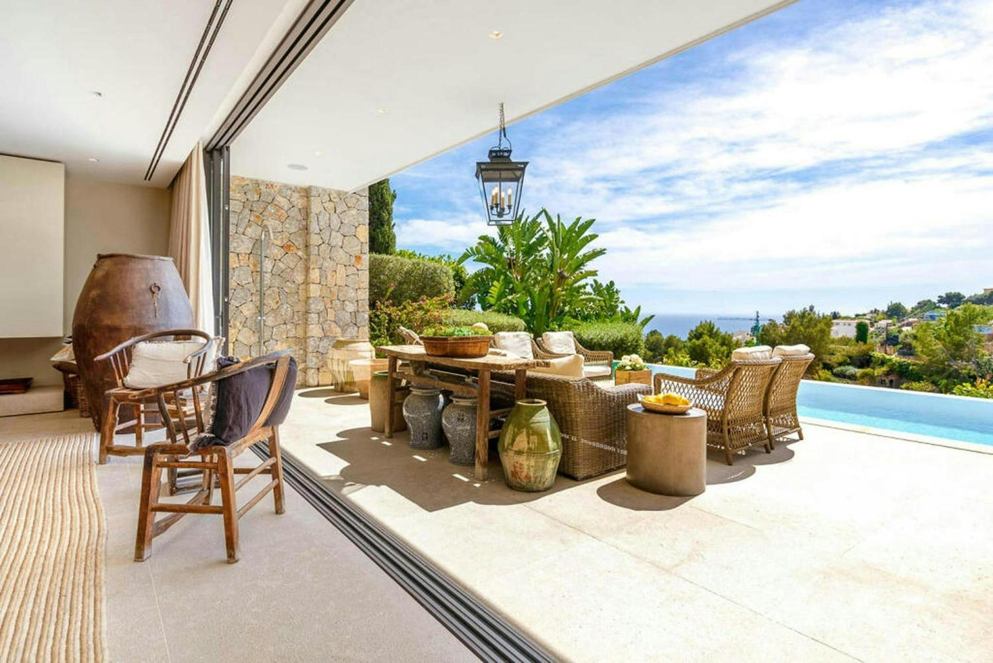 Villa Luxury Pal With 5 Bedrooms *