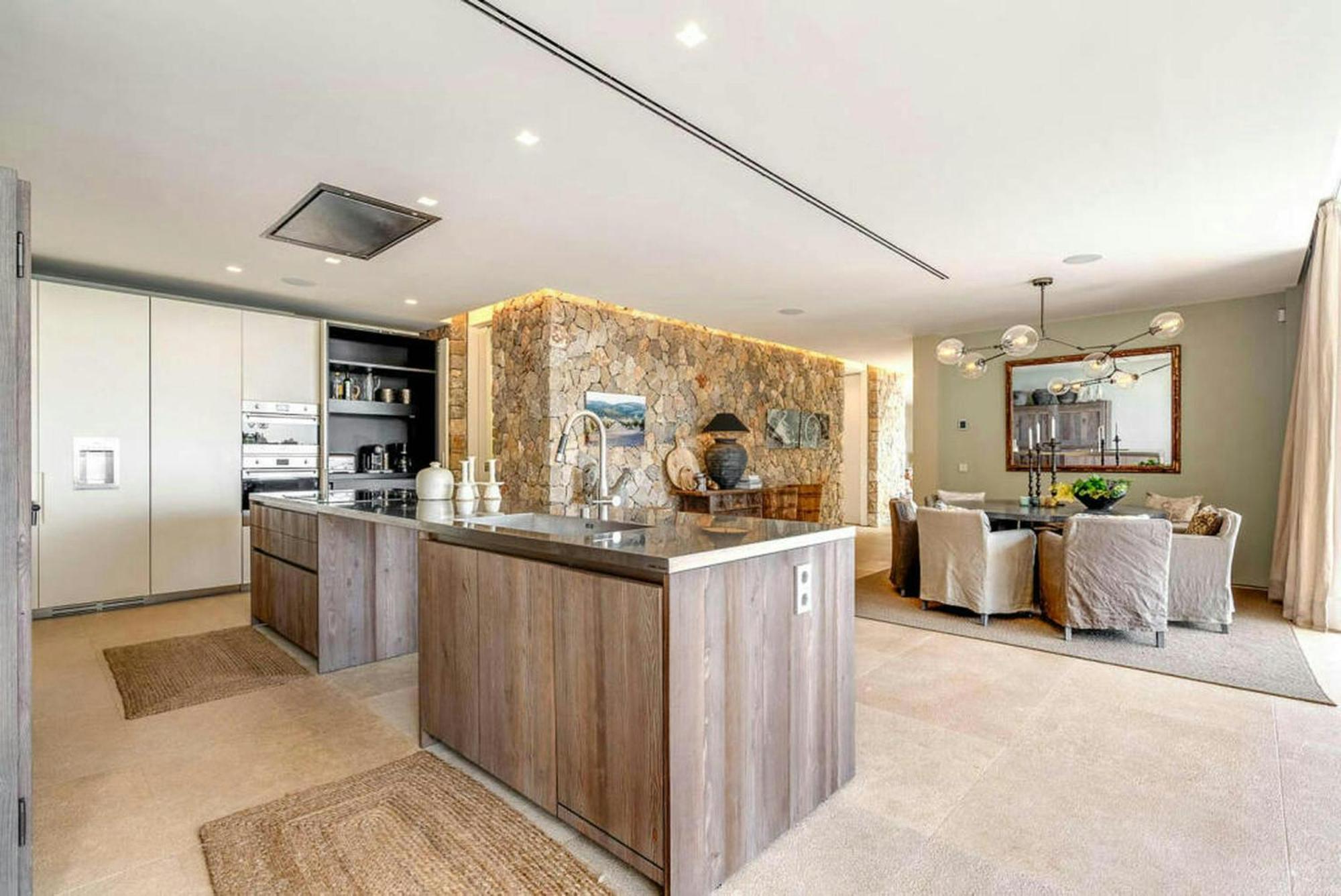 Villa Luxury Pal With 5 Bedrooms *
