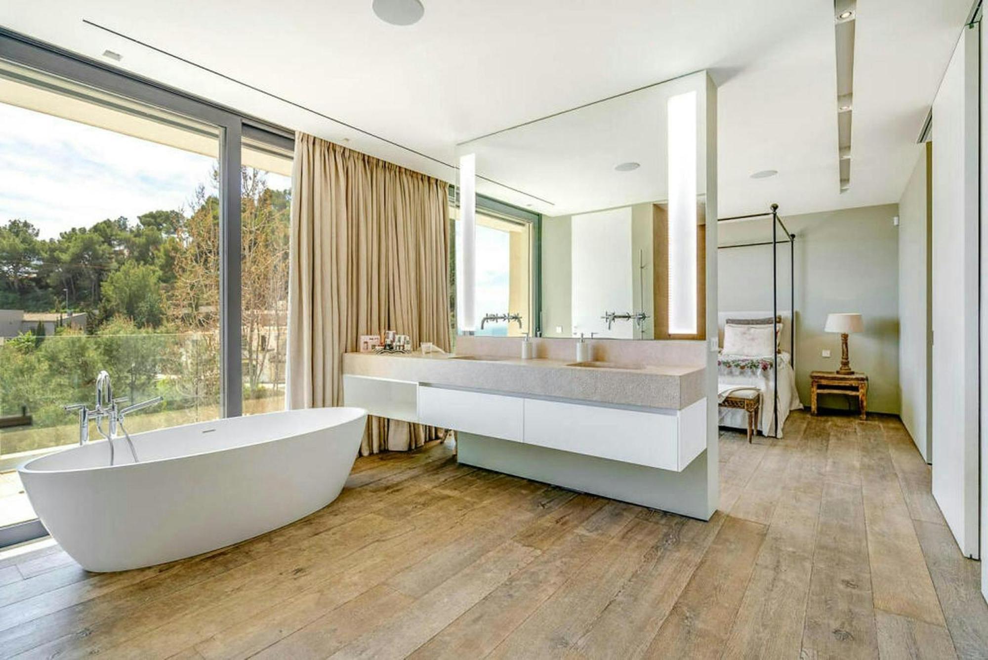 Villa Luxury Pal With 5 Bedrooms